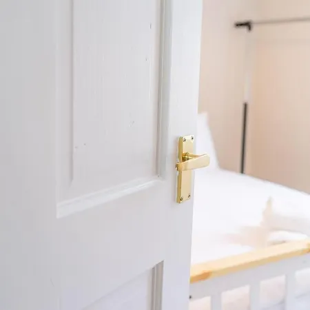 別荘 Your Perfect Away From *